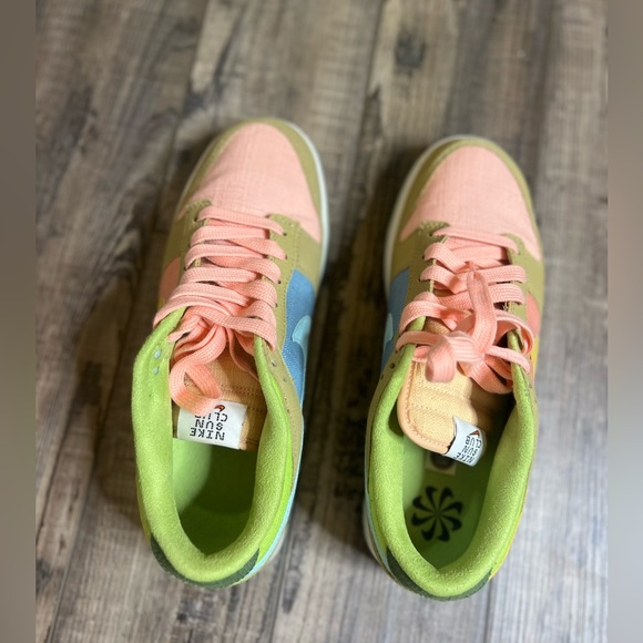 Nike Men Dunk Low Retro, Sz 8.5 Men, worn once, orange, gold, and green colors - Picture 3 of 5